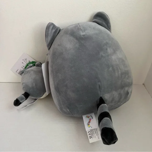 BNWT 8” Rocky the Raccoon Holiday Squishmallow with 3.5” Clip Set 🦝 - Picture 4 of 5